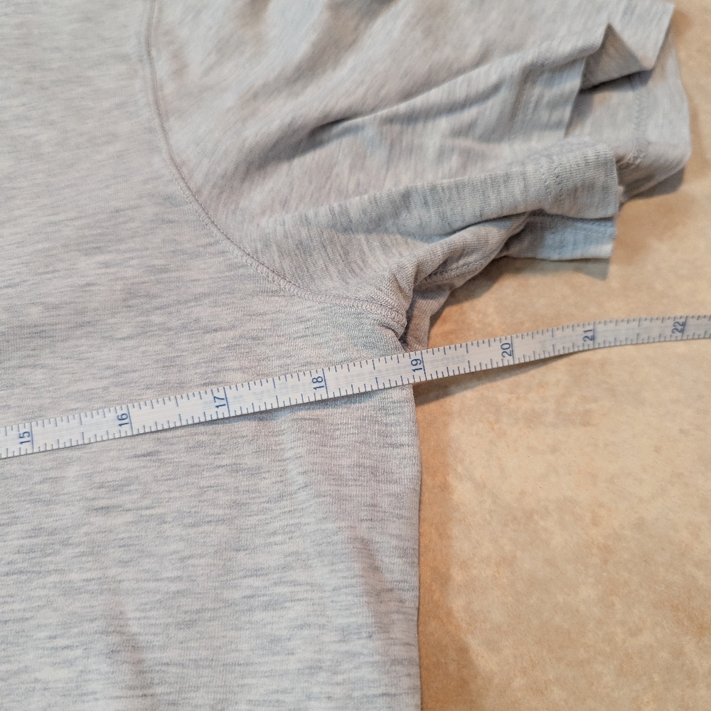 Lululemon 5 Year Basic Tee - Picture 2 of 3